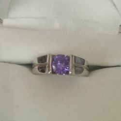 Like New Princess Cut Simulated Sz 6 Cz Amethyst  Stone w/Silver Costume Jewelry 