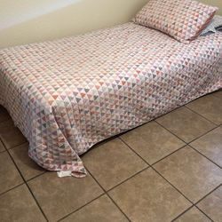 Twin Bed  Set: 