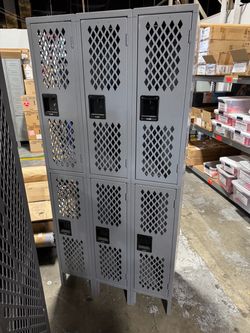 Uline Company Warehouse Lockers