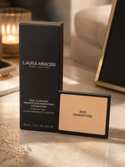 Laura Mercier Real Flawless Weightless Perfecting Foundation in 3W0 Sandstone