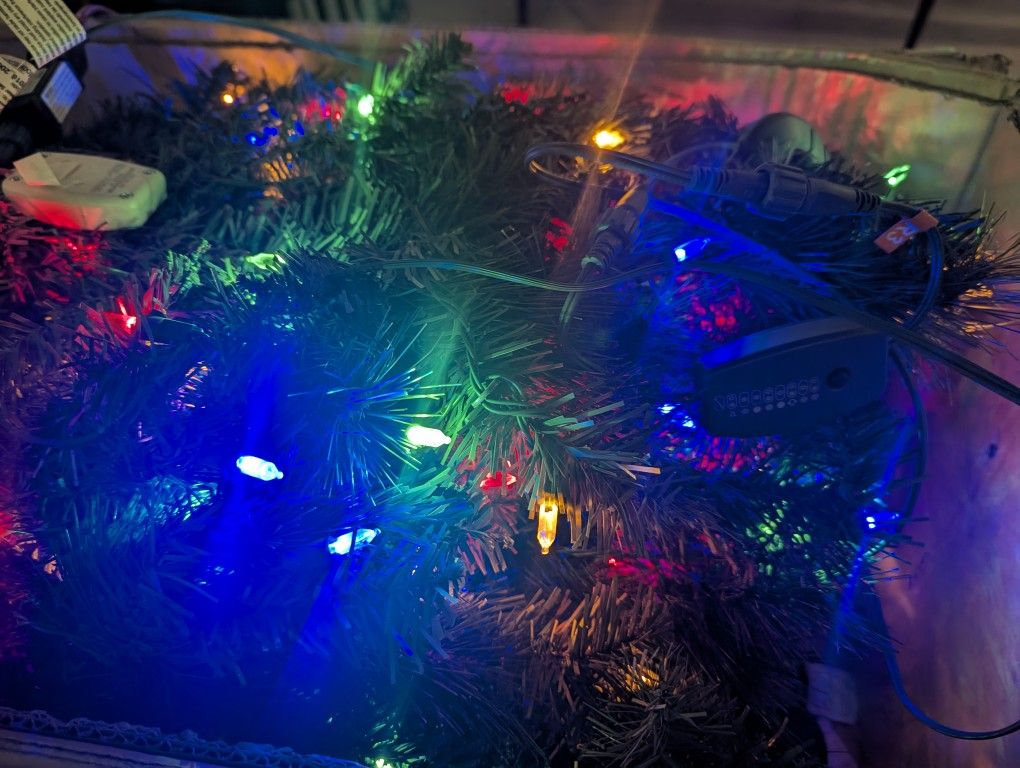 7.5 Ft Wesley Spruce LED Pre-Lit Xmas Tree ( NEW )