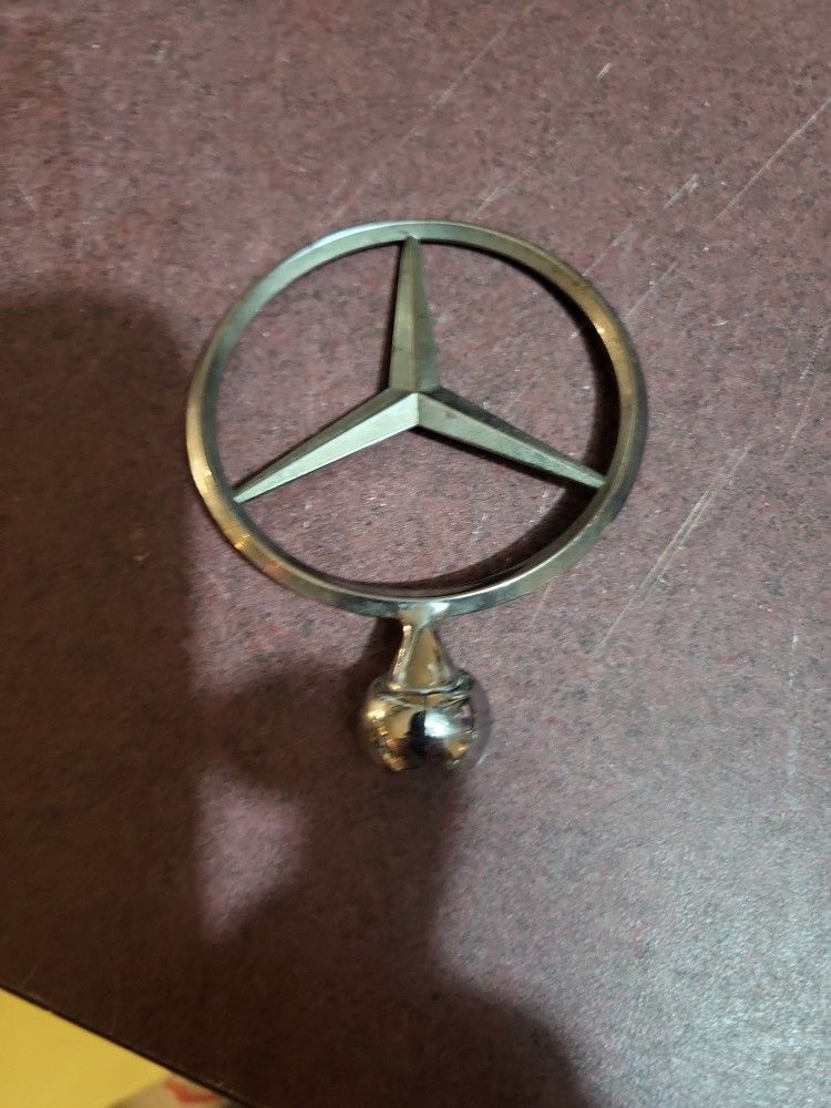 Mercedes Hood ornament