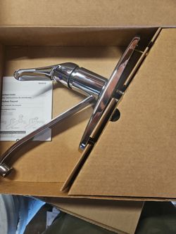 Handle Kitchen faucet