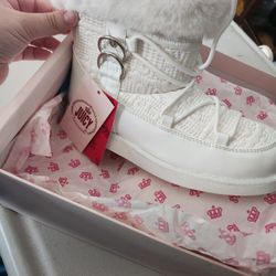 Brand New Juicy Boots