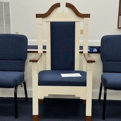 Religious Chair (center) 🪑 
