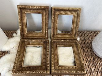 Vintage Set 4- Resin PLASTIC Wall Hanging Frames Lightweight For Art Photos Collection Collectibles Gold Ornate French Style 