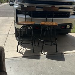 BARSTOOL.