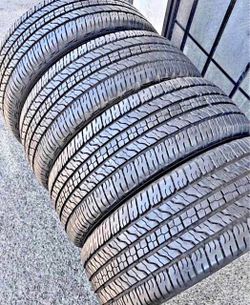 Set 255/65-17 Goodyear con el 80% de vida