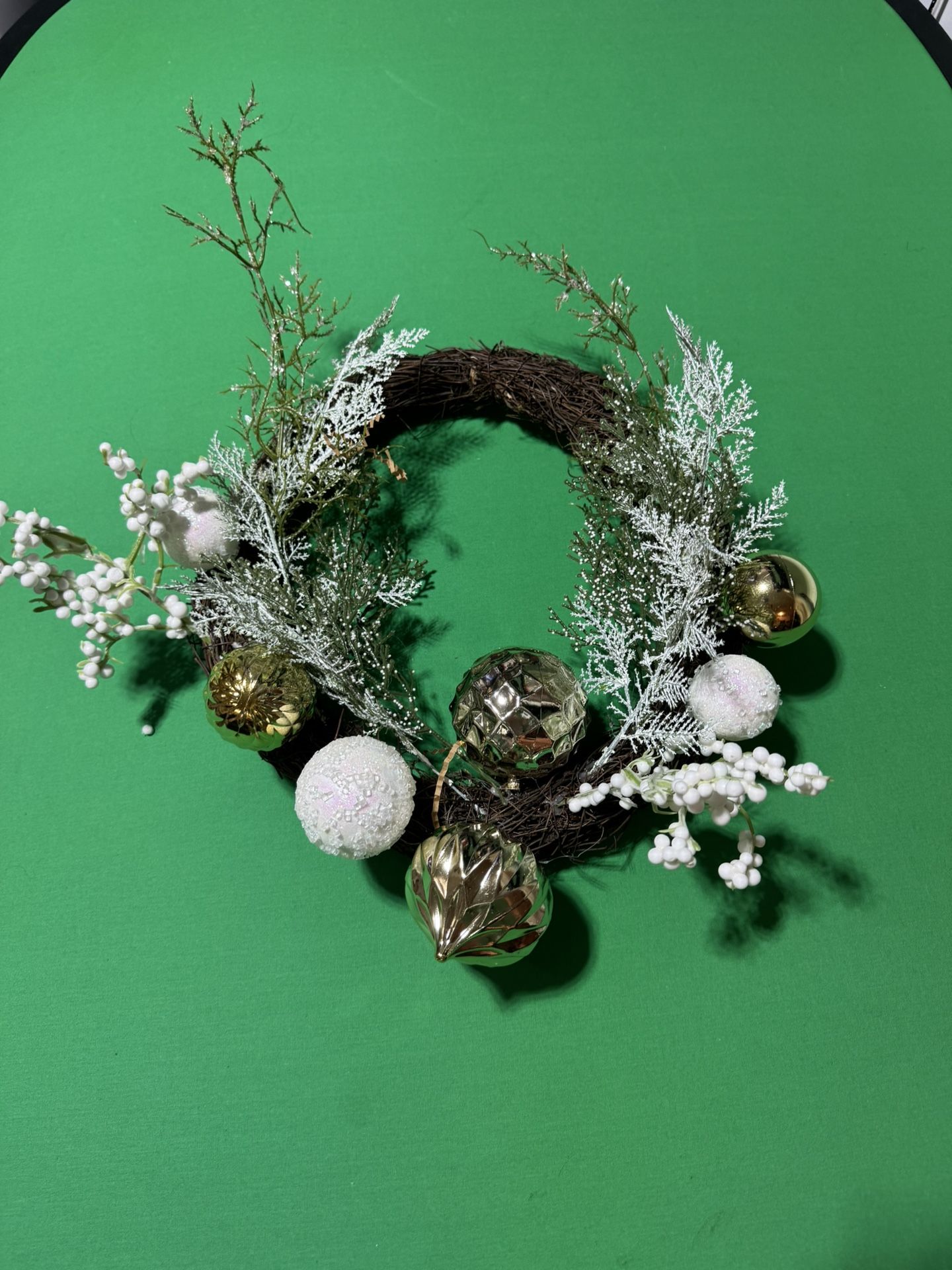 Lot Of 2 Christmas Decorations Snowy Farm House And Christmas Wreath