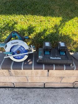 Makita Cordless Circular Saw with Dual Charger and Batteries