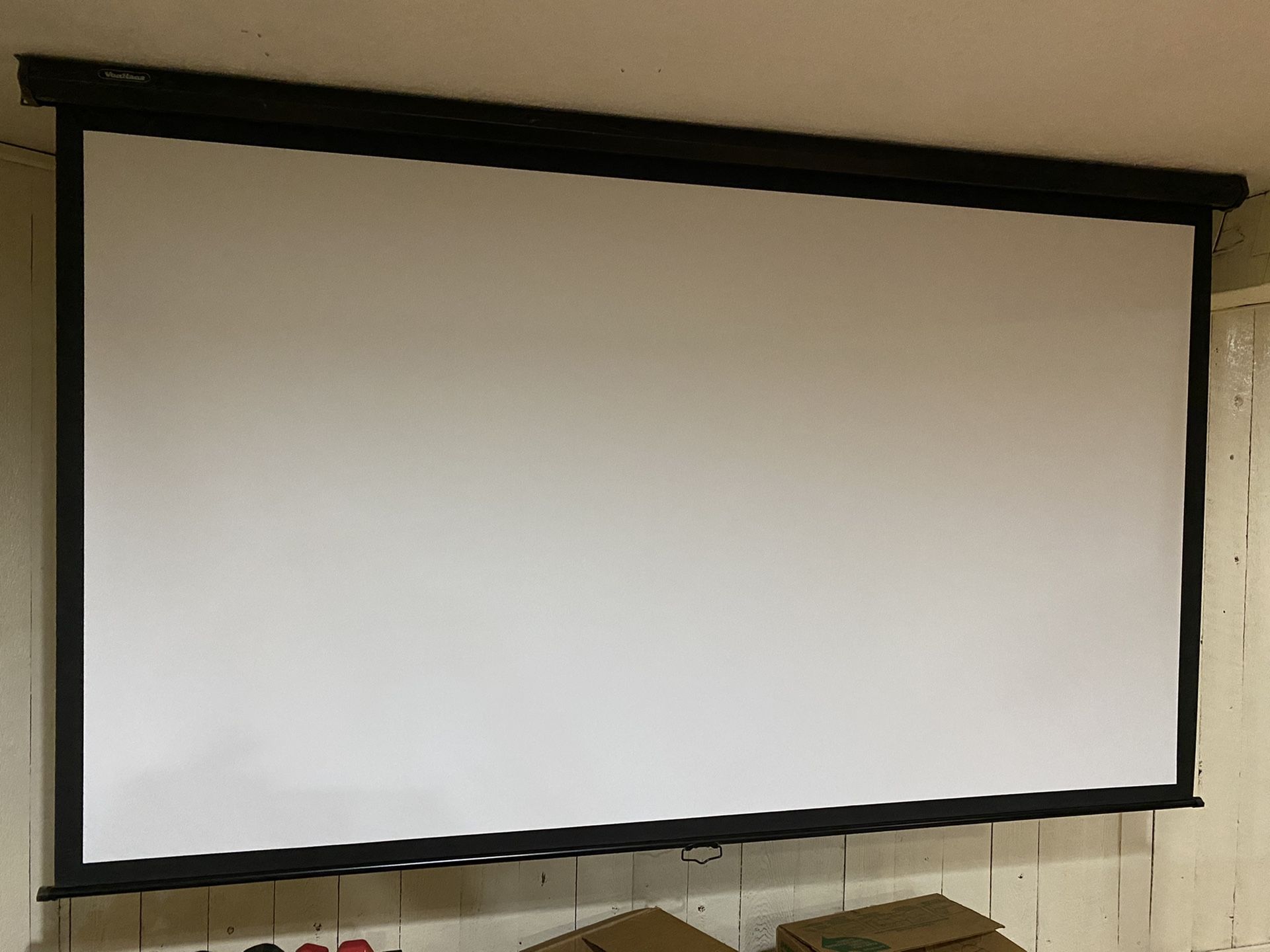 Projector Screen