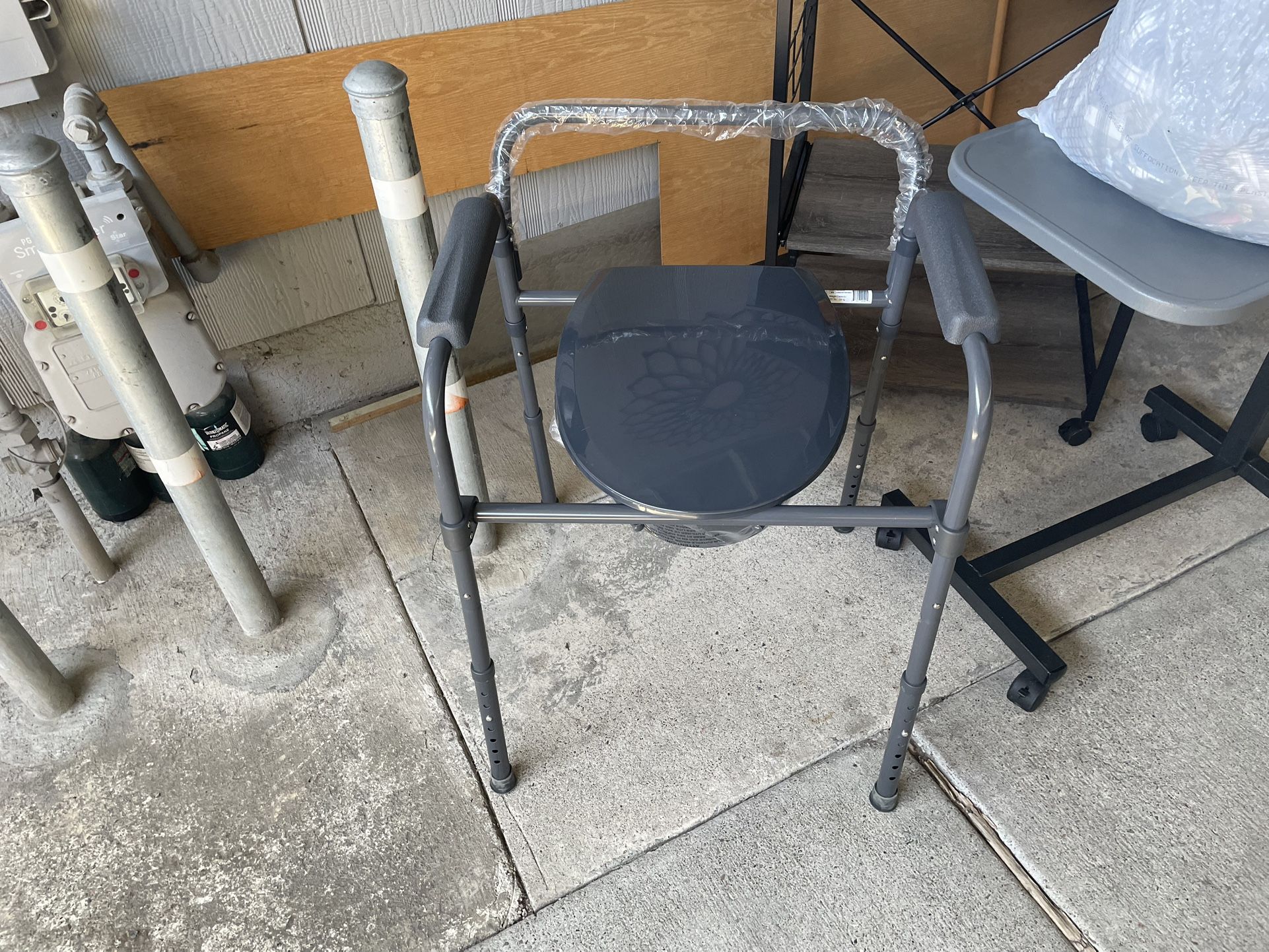 walgreens portable pottie chair