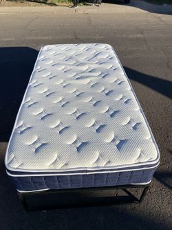 FREE DELIVERY: Twin XL Bed 