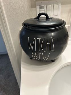 Ceramic cauldron cookie jar