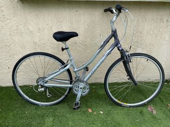 Giant Cypress DX Hybrid Bicycle Bike - See My Items