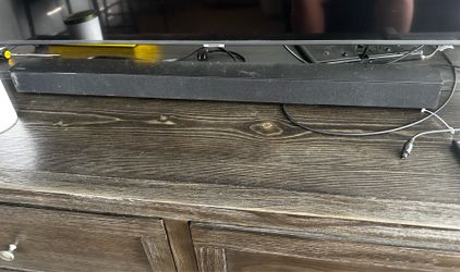 Samsung sound bar and woofer