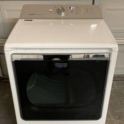 Maytag 8.8 Cubic Ft Gas Dryer. Free Local Delivery!