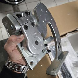 Brand new in the box.Universal lambo door hinges