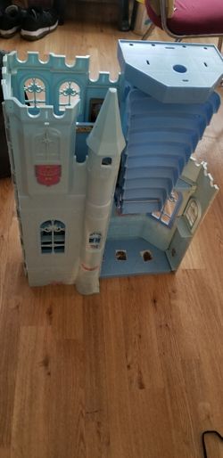 Cinderella/barbie castle..