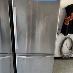 Bottom freezer refrigerator