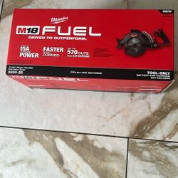 Milwaukee 7. 1/4 Rear Handle Circular Saw Model 2830-20 Tool Only 