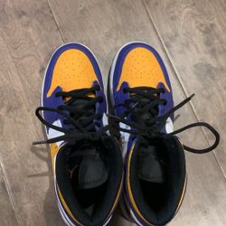 Jordan Laker Collab Size 7