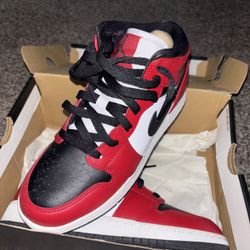 Jordan 1’s Mid 