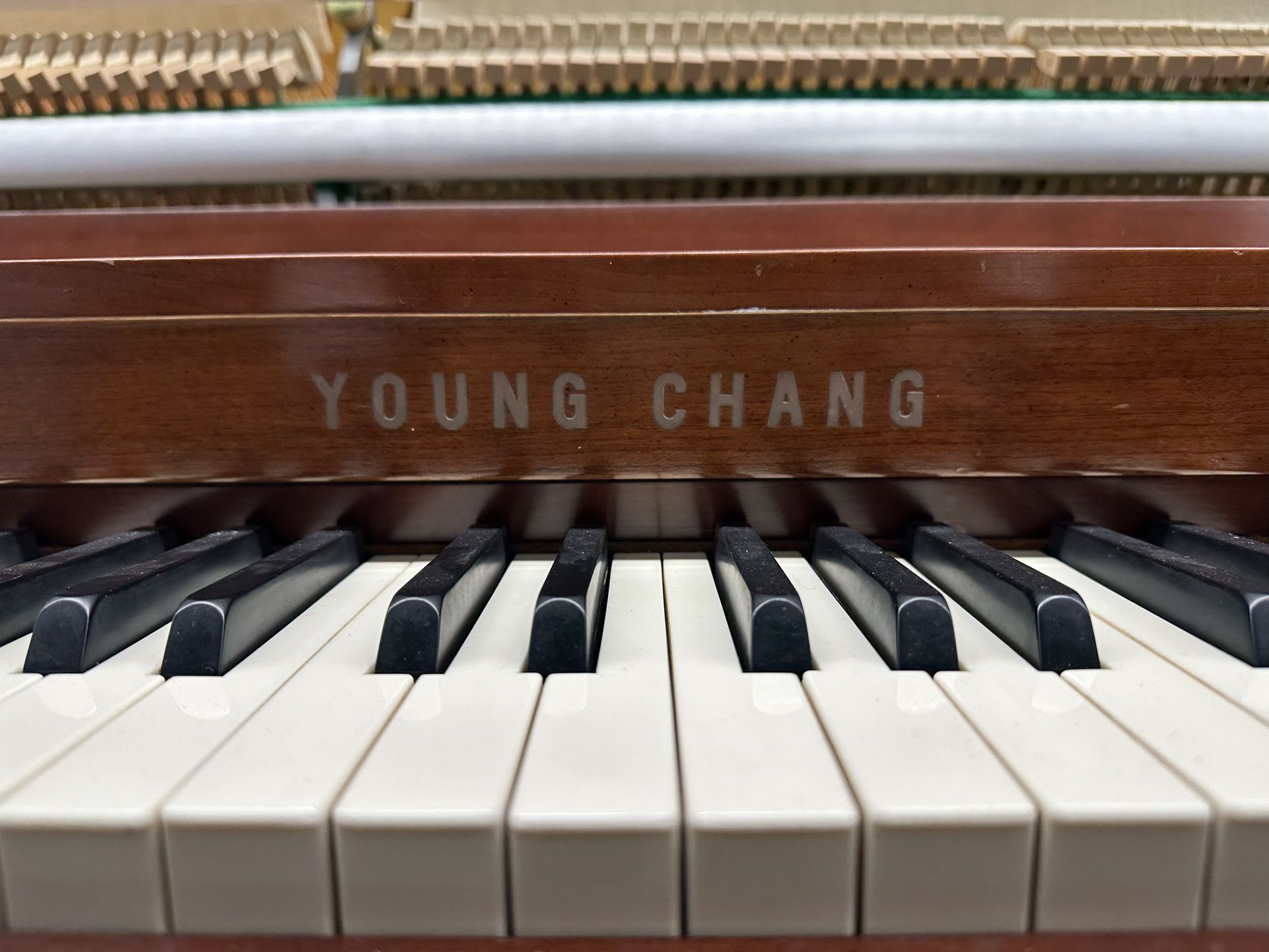 Young Chang F-108 Piano