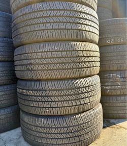 255/45/20 Goodyear Tires con 80% de vida las 4