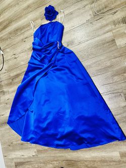 Davids Bridal dress gown Size 6 With Hair Clip