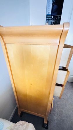 Coffee Table and Cup board for sale (Price negotiable)