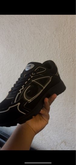 Women’s Dior b30