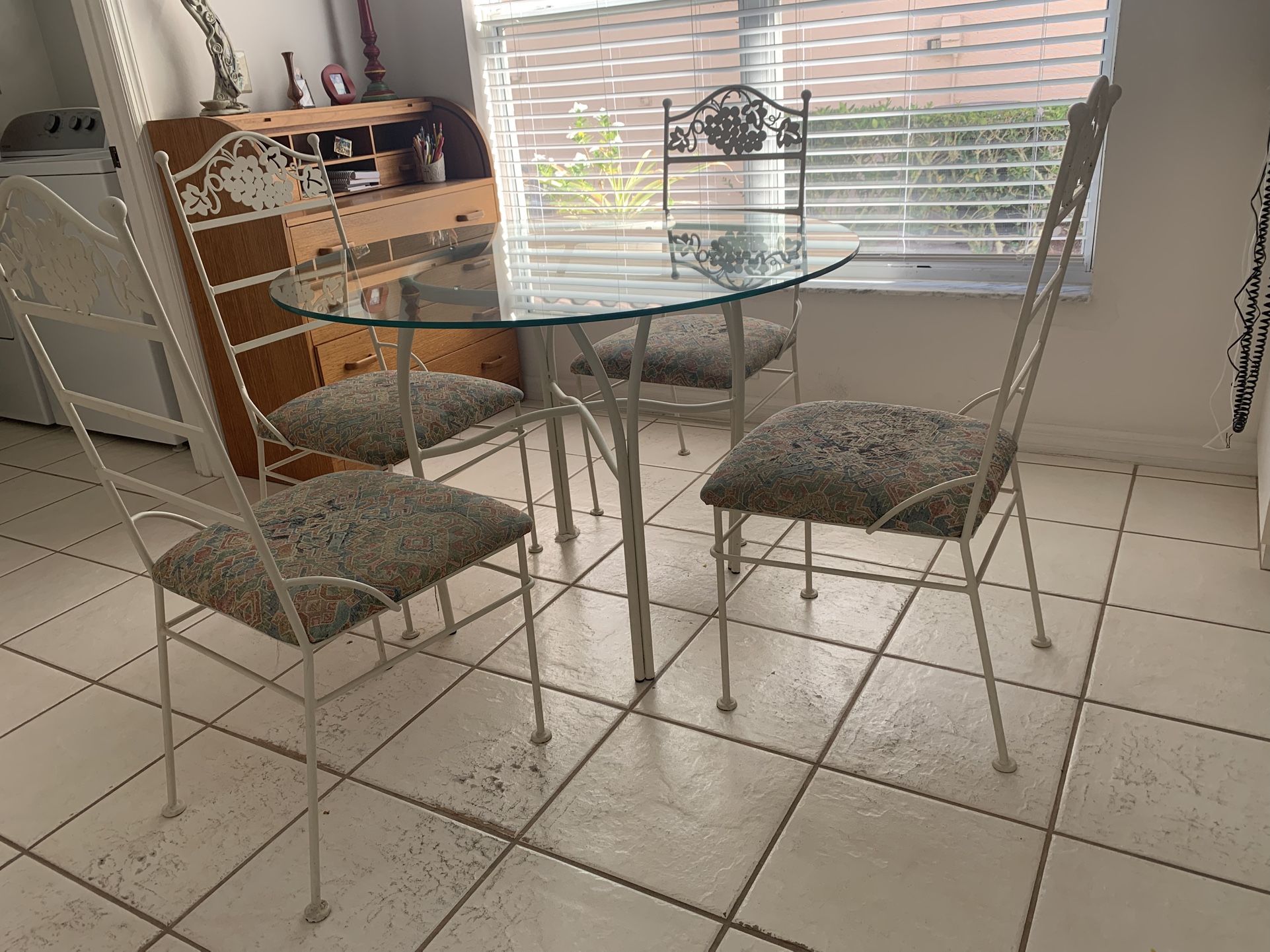 dining set table and 4 chairs