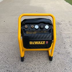 Dewalt 2.5 Gallon 200PSI Air Compressor