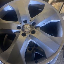 Riñes 19 “Mercedes Benz