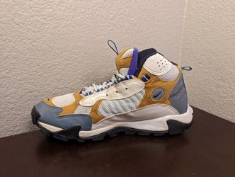 Existe zapatilla monigote de nieve NIKE ZOOM AIR TERRA SERTIG MENS SIZE 9 for Sale in Seattle, WA - OfferUp