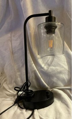 Modern Tablelamp, charges tech stuff!