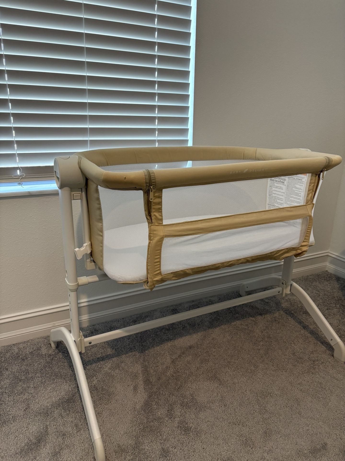 Organic Baby Delight Bedside Bassinet