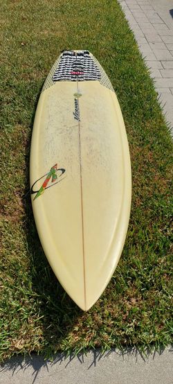Vernor Tri-fin surfboard