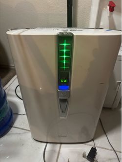 Purifier humidifier with HEPA filter