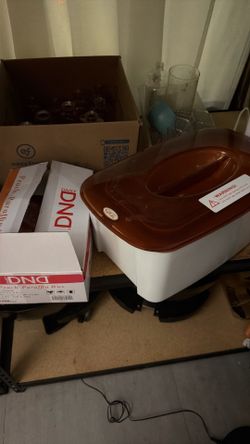 GIGi paraffin wax machine with wax