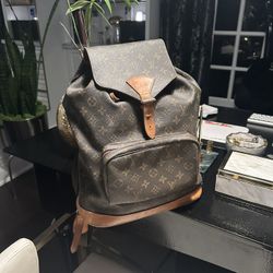  Louis Vouitton Backpack 