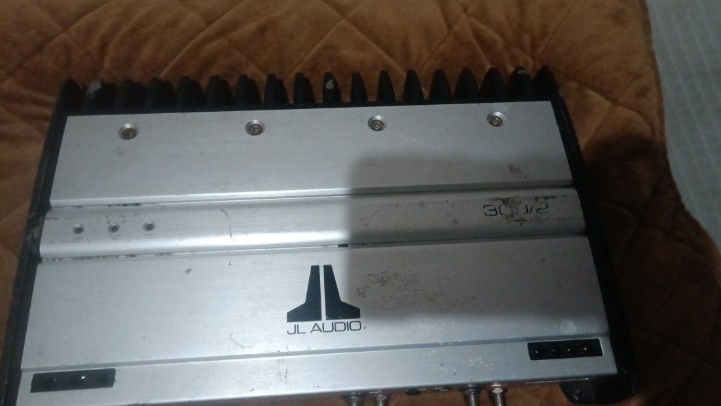 Vintage JL   Audio Car Stereo 2 Channel  Amplifier Slash Series