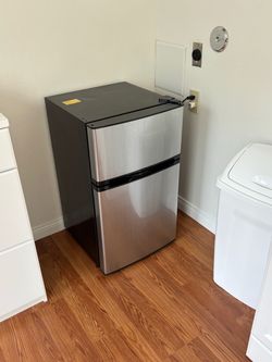 Mini-fridge with separate freezer