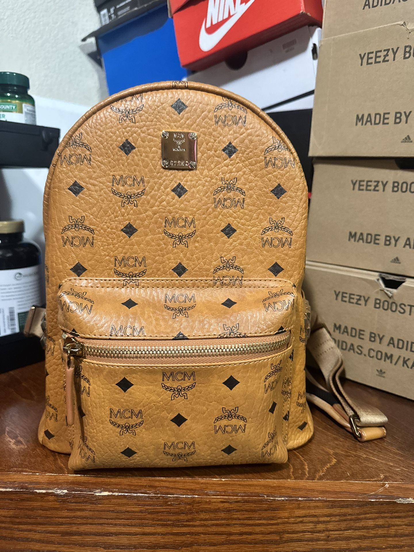 mcm backpack M Size 100% Auth Barely Used