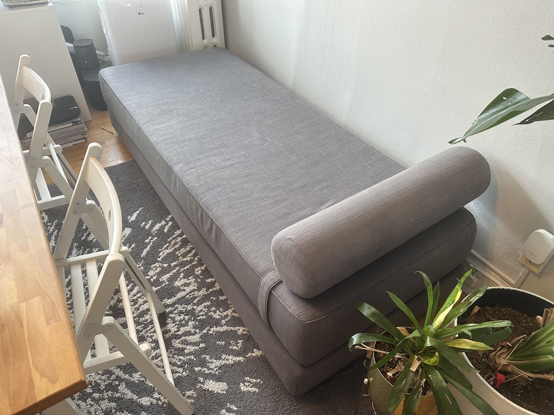 CB2 LUBI Daybed