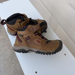 Keen boots