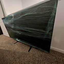 Vizio TV 65” 4K Smart TV with Stand