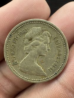 Queen Elizabeth 11 One Pound Coin