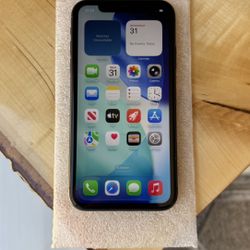 iPhone 11 128GB – Unlocked